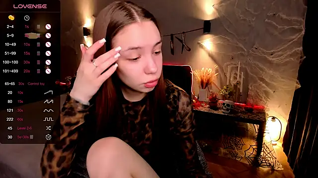 Snapshot of MilliBrown_ chatting on 11.01.25 MilliBrown  online show from 11.01.25