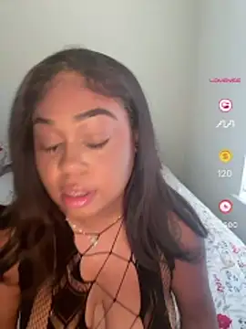 Snapshot of camiliaskye chatting on 07.20.26 camiliaskye online show from 07.20.26