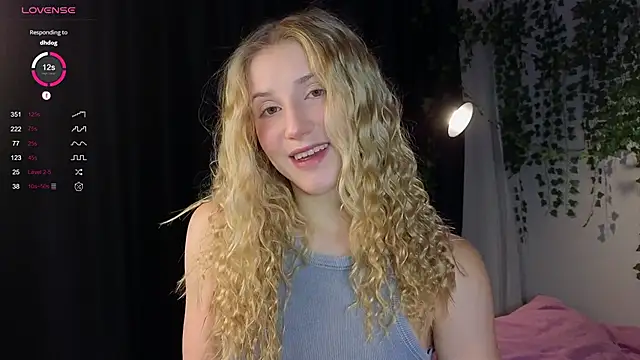 Snapshot of ArianaMur chatting on 12.05.24 ArianaMur online show from 12.05.24