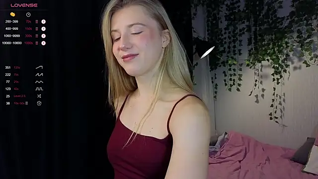 Snapshot of ArianaMur chatting on 12.09.24 ArianaMur online show from 12.09.24