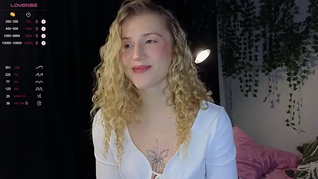 Snapshot of ArianaMur chatting on 12.11.24 ArianaMur online show from 12.11.24