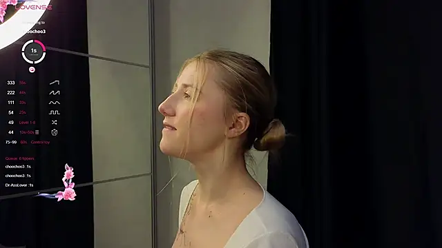 Snapshot of ArianaMur chatting on 01.14.25 ArianaMur online show from 01.14.25