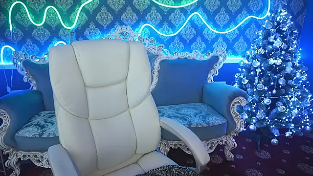 Snapshot of Roxy_Rayy chatting on 12.20.24 Roxy Rayy online show from 12.20.24