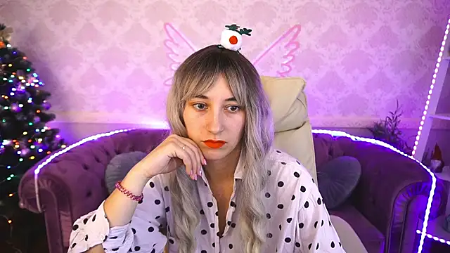 Snapshot of Roxy_Rayy chatting on 12.24.24 Roxy Rayy online show from 12.24.24