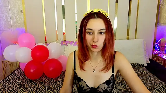 Snapshot of Roxy_Rayy chatting on 10.06.25 Roxy Rayy online show from 10.06.25