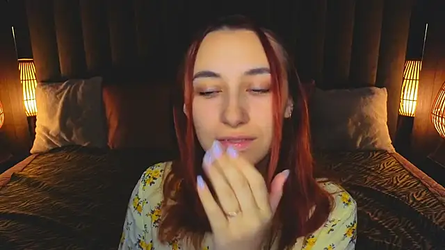 Snapshot of Roxy_Rayy chatting on 10.22.25 Roxy Rayy online show from 10.22.25