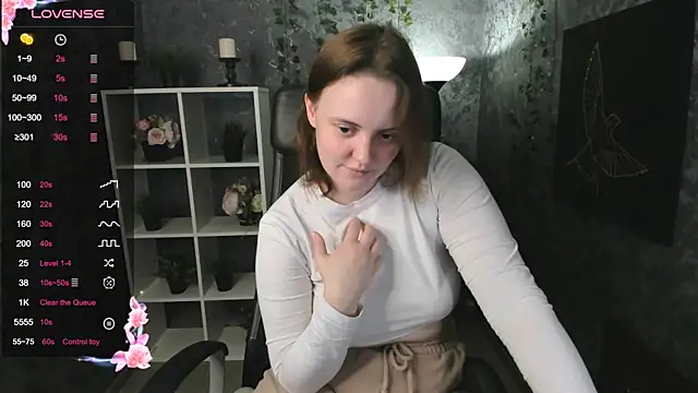 Lella Ryann  online show from 02.05.25