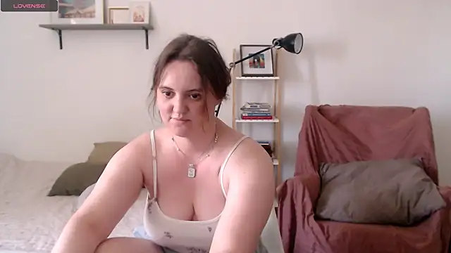 Snapshot of Lella_Ryann_ chatting on 07.18.26 Lella Ryann online show from 07.18.26