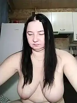 Snapshot of Holly-69 chatting on 01.04.25 Holly-69 online show from 01.04.25