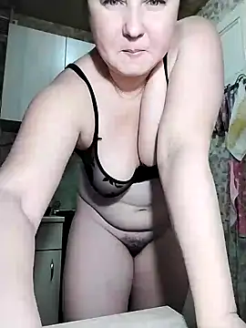 Snapshot of Holly-69 chatting on 01.25.25 Holly-69 online show from 01.25.25