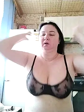 Snapshot of Holly-69 chatting on 03.22.25 Holly-69 online show from 03.22.25