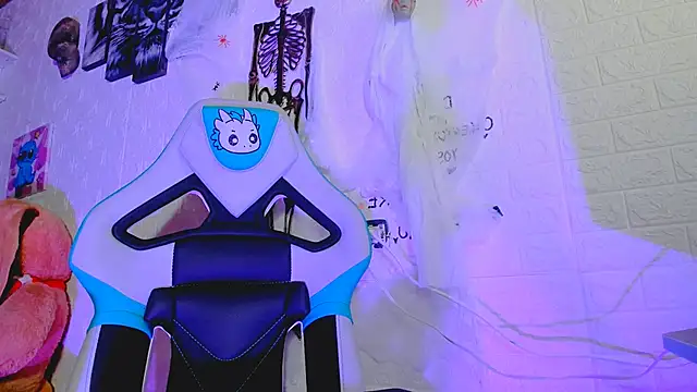 Snapshot of missycanoo chatting on 10.14.25 missycanoo online show from 10.14.25