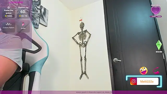 Snapshot of missycanoo chatting on 10.31.25 missycanoo online show from 10.31.25