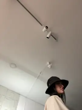 Annie LS online show from 01.04.25
