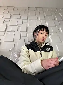 Annie LS online show from 01.08.25