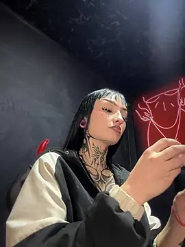 Annie LS online show from 03.13.25