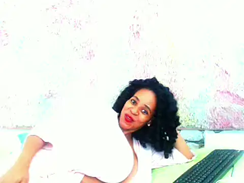 Snapshot of BustyyFaye chatting on 12.10.24 BustyyFaye online show from 12.10.24