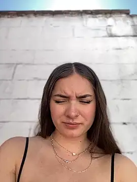 imlindapink online show from 01.22.25