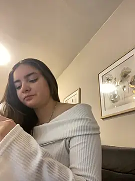 imlindapink online show from 03.18.25