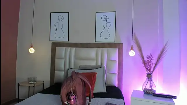 LaraGoldd online show from 02.11.26