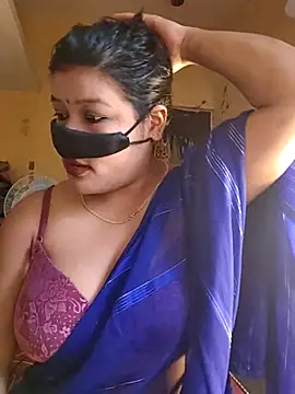 Snapshot of Radhikadavi879 chatting on 10.22.25 Radhikadavi879 online show from 10.22.25