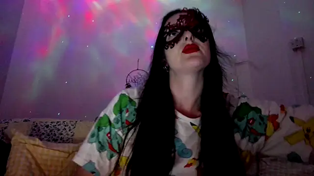 Snapshot of LexiSnowUK chatting on 12.02.25 LexiSnowUK online show from 12.02.25