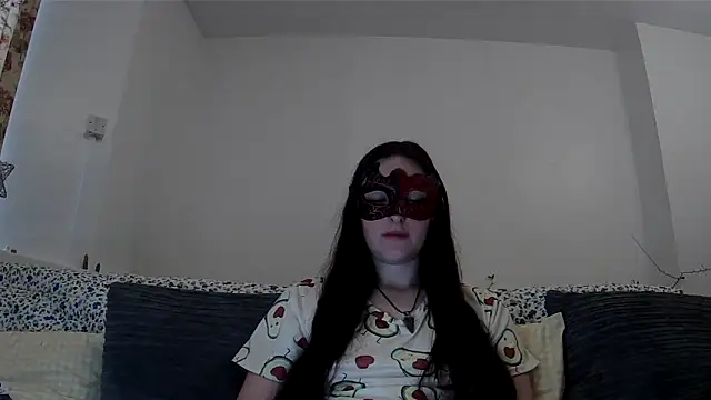 Snapshot of LexiSnowUK chatting on 12.23.25 LexiSnowUK online show from 12.23.25