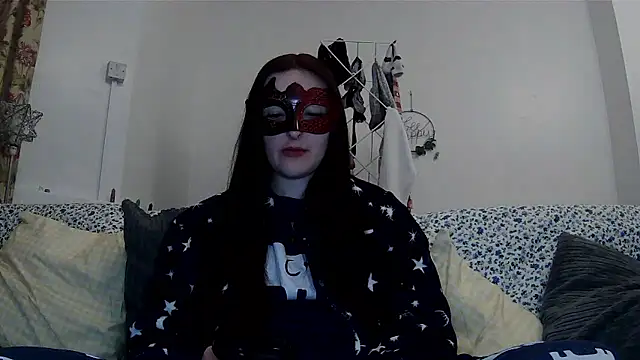 Snapshot of LexiSnowUK chatting on 01.12.26 LexiSnowUK online show from 01.12.26