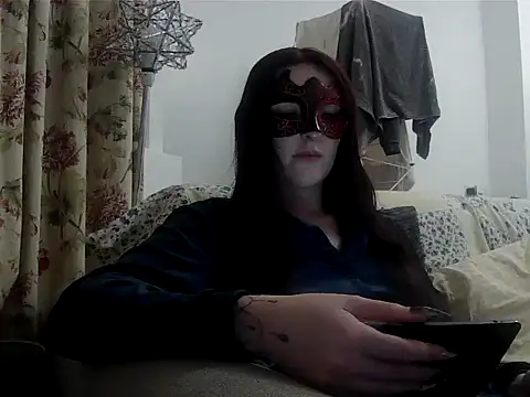 Snapshot of LexiSnowUK chatting on 02.05.26 LexiSnowUK online show from 02.05.26