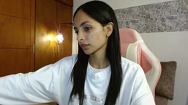 AnnitaSerna  online show from 10.10.25