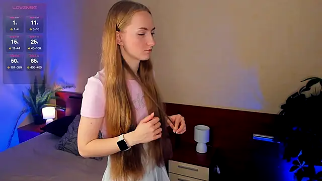 EsmaCarll online show from 12.06.24