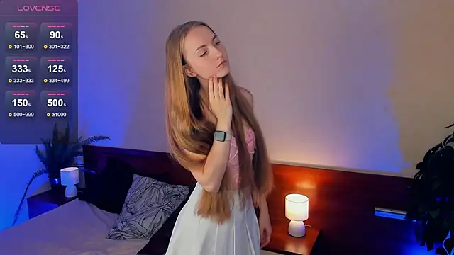 EsmaCarll online show from 12.07.24