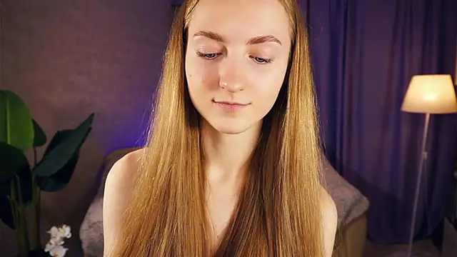 EsmaCarll online show from 01.25.25