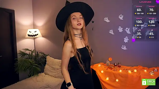 EsmaCarll online show from 10.30.25