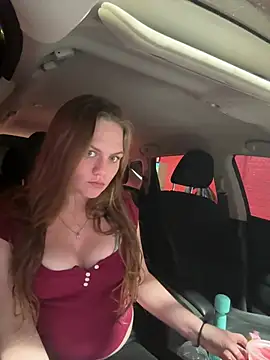 Snapshot of OverlookedHonesty9 chatting on 04.15.26 OverlookedHonesty9 online show from 04.15.26