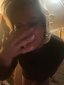 HoneyBdaQueen online show from 01.08.25