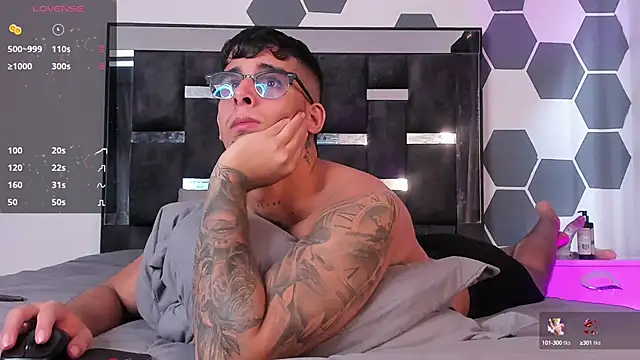 iamcamiloo  online show from 02.02.25