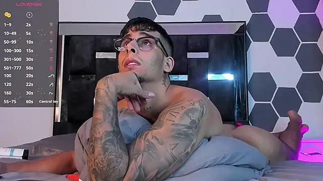 iamcamiloo  online show from 02.04.25