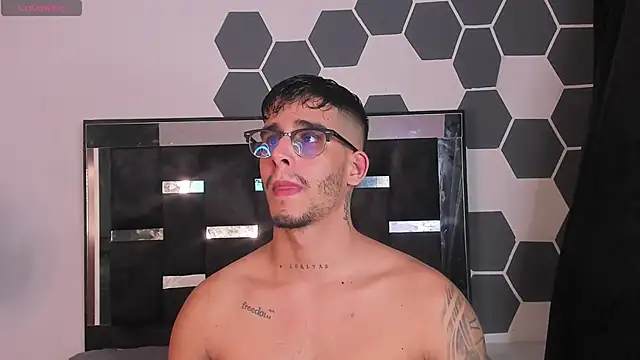 iamcamiloo  online show from 02.15.25