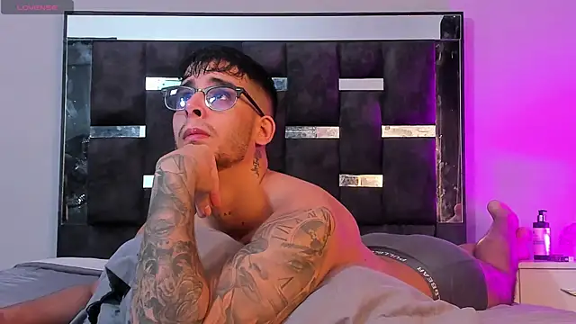 iamcamiloo  online show from 03.03.25