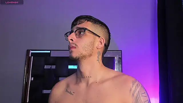 iamcamiloo  online show from 03.11.25