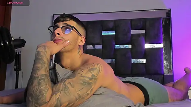 iamcamiloo  online show from 03.18.25