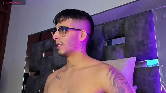 iamcamiloo  online show from 03.19.25