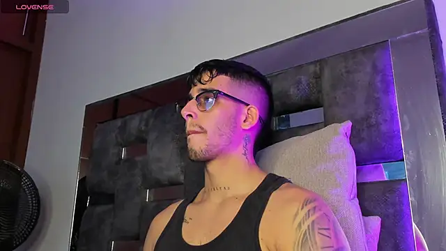 iamcamiloo  online show from 03.20.25