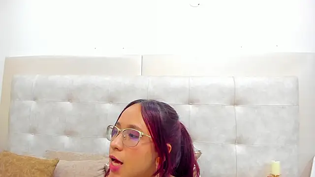 MelanieRoah online show from 02.25.25