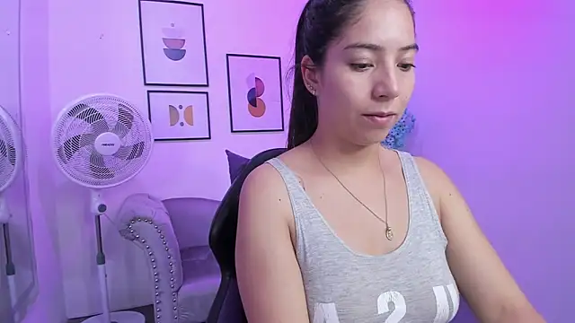 Ema louis  online show from 12.06.24