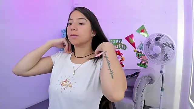 Ema louis  online show from 12.17.24