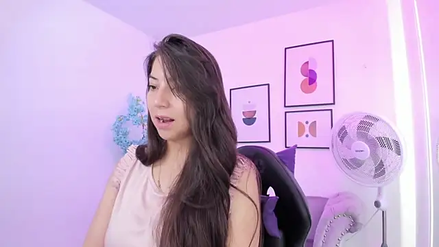 Ema louis  online show from 01.17.25