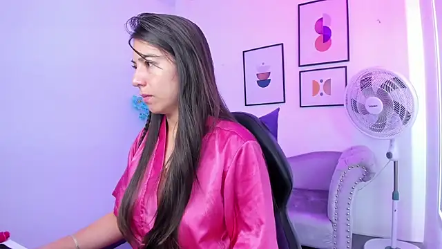 Ema louis  online show from 01.19.25