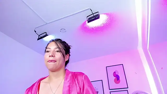 Ema louis  online show from 01.19.25